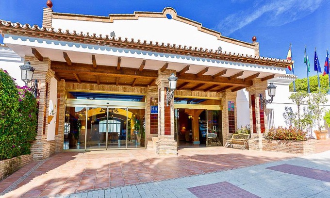 Urbanizacion Hacienda las Chapas Casa | Marbella Pool & Whirlpool Sauna Resort