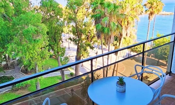 Marbella Seafront Promenade Apartamento | Marbella Skol