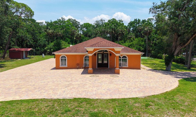 Town N County Park Casa | Marble Luxe - Comfy Retreat - Massive Yard