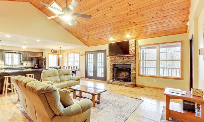 Marble Cabina | Marble Vacation Rental w/ Hot Tub & Fire Pit