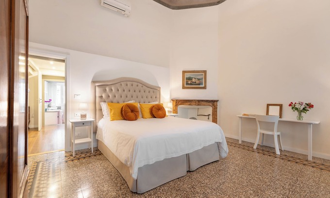 Duomo Apartamento | Marchese Bargagli Suite Apartment - Palazzo D'Ambra Historical Residence