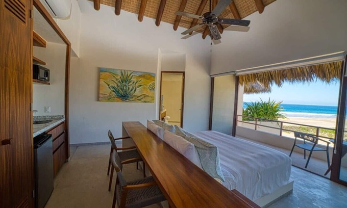Ixtapa - Zihuatanejo Villa | Marea F29 Summary: En