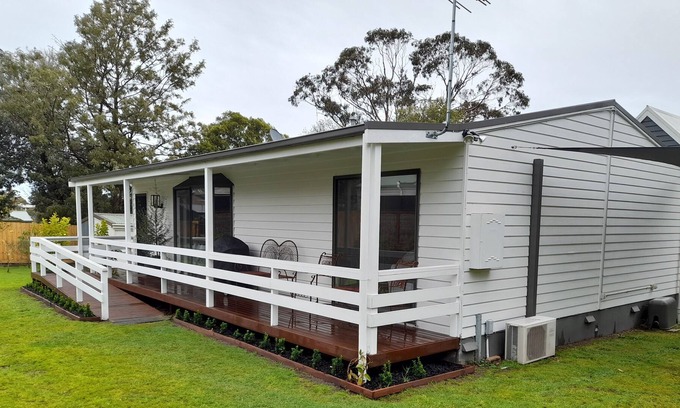 Mount Martha Cabaña | Margy's Place at Mt Martha, a charming 2 bedroom cottage