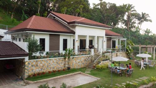 Naga City Apartamento | Maria Heights