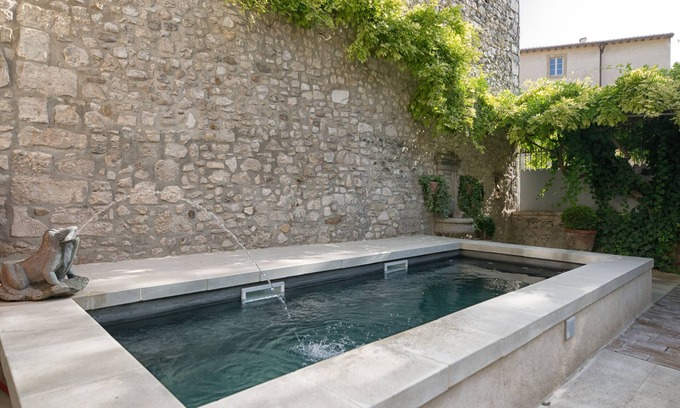 Pernes-les-Fontaines Casa | Marie-Charlotte's time