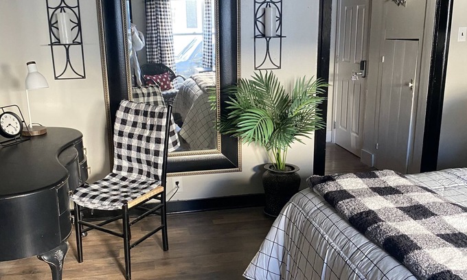 Jefferson City Cabaña | Marilyn Apartment with designated work space-CNU/smoky mountains/ Cherokee Lake