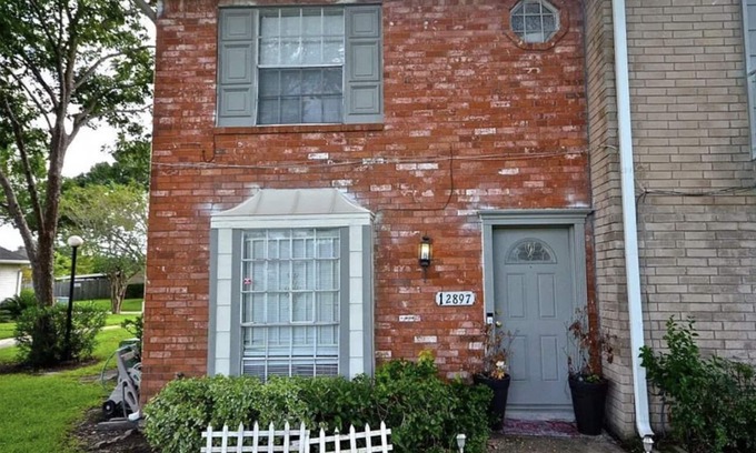 Clodine Casa | Short/long Term Rental Near China Town ,8 Miles From Downtown