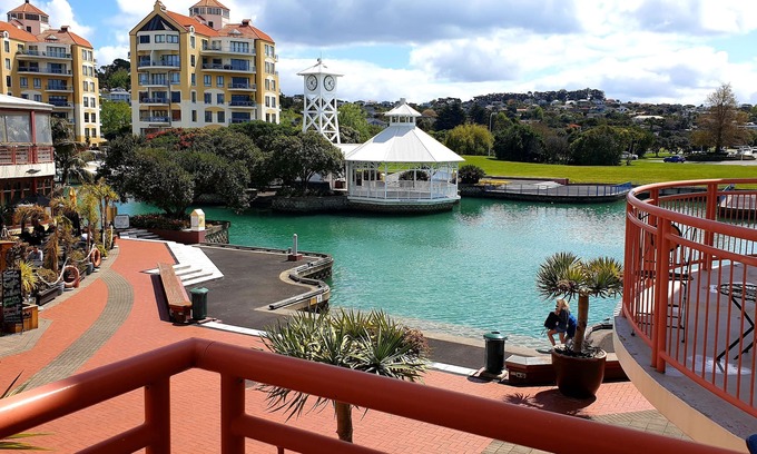 Gulf Harbour Apartamento | Marina Magic - everything at your doorstep!