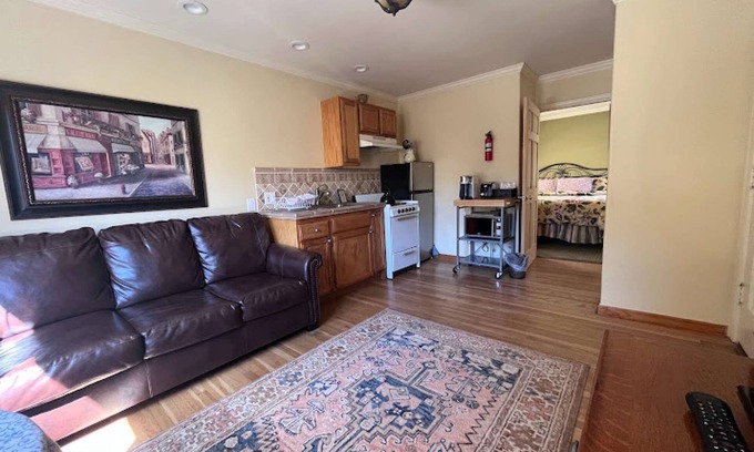 Marina District Casa | Marina Motel - King Suite with Garage