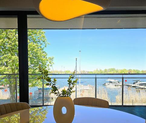 Ostroda Apartamento | Marina Ostróda IV - super widok na jezioro, 10 m do wody, taras i balkon, winda, klima, garaż