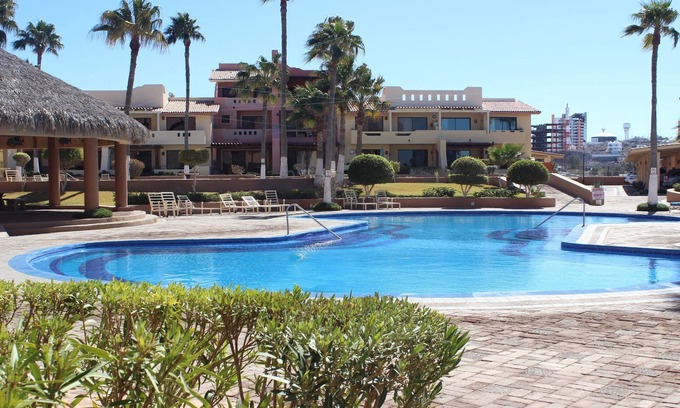 Bella Vista Condominio | CONDO FRENTE AL MAR, CERCA DE COMPRAS Y RESTAURANTES, MARINA PINACATE 306
