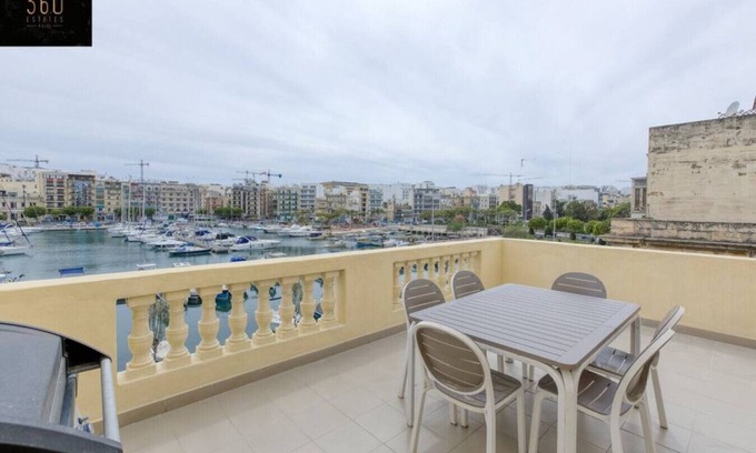 Msida Apartamento | Marina VIEW APT SLPs 9 with private terrace & BBQ