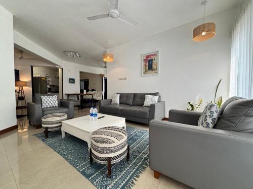 Kochi Apartamento | Marine Drive 3BHK Apartment