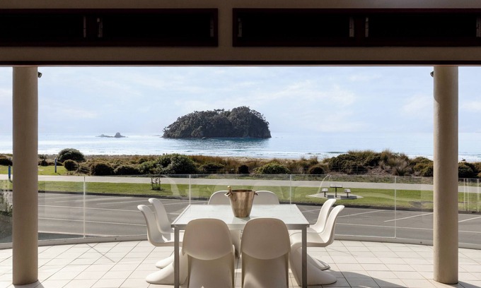 Mount Maunganui Casa | Marine Manor - Mount Maunganui ~ Beyonder Holiday Homes