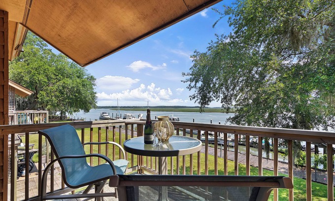 Beaufort Condominio | Mariners' Nautical Nest on Port Royal's Battery Creek
