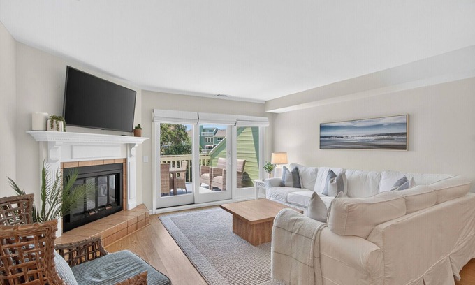 Isle of Palms Hotel | Mariners Walk 3f by Wild Dunes, Oceanfront