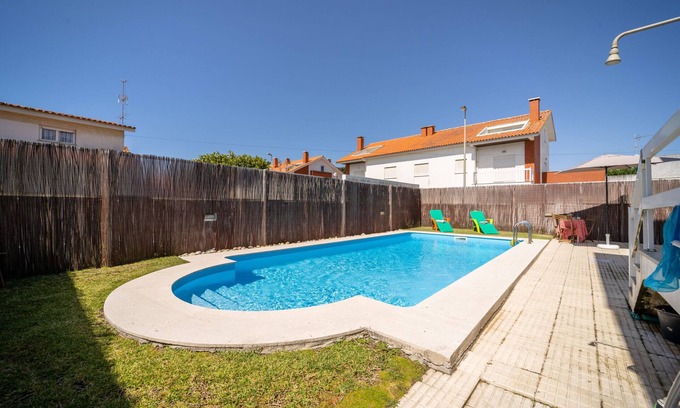 Marinhas Casa | Marinhas Esposende - Moradia V4 com piscina junto à praia by House and People pt Travessa Fra