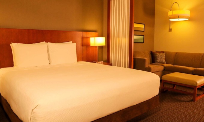 Obarrio Hotel | Marinn Place | Deluxe King | Spacious King Bed + Sofa + Prime Location