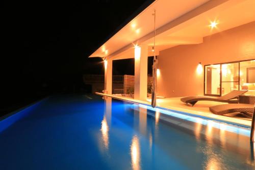 Okinawa Apartamento | MARINX POOLVILLA NAKANDAKARI