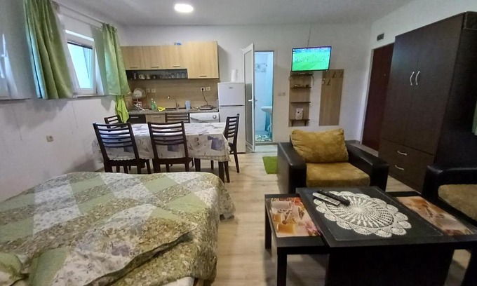 Ezerets Casa | Markela Ezerec