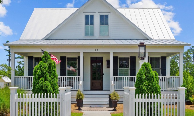 Oriental Casa | Marker 71 - Coastal living at its' finest!