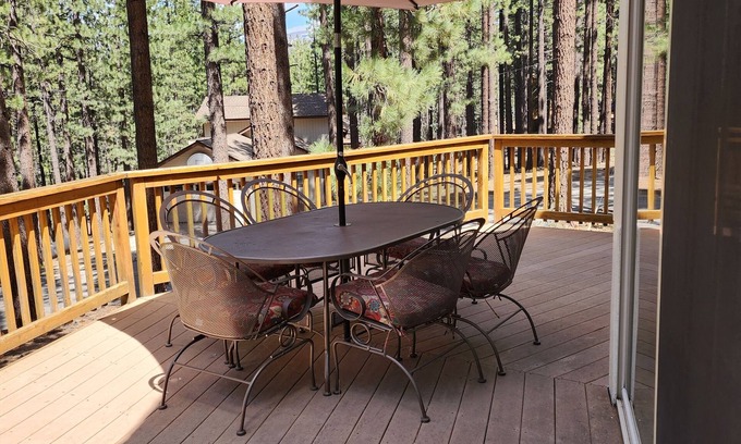 Markleeville Casa | Markleeville with a Hunting Lodge Feel!