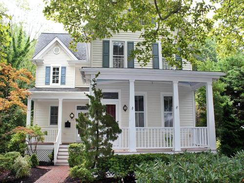Village Green Casa | Marlin House