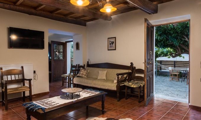 Psathoyiannos Cabaña | Casa de pueblo de Maro. Villa de piedra privada y serena