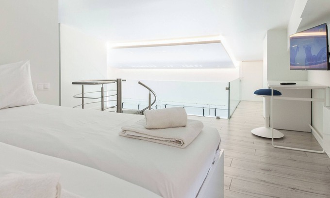 Amarousion Apartamento | Marousi 2 Bd Luxury Living w Shared Pool