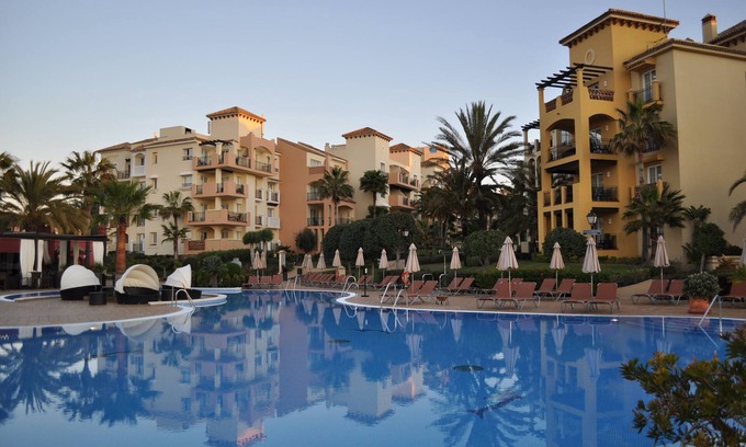 Nikki Beach Apartamento | Marriott Marbella Beach Resort- 2 habitaciones- 2 baños. Para 6 personas