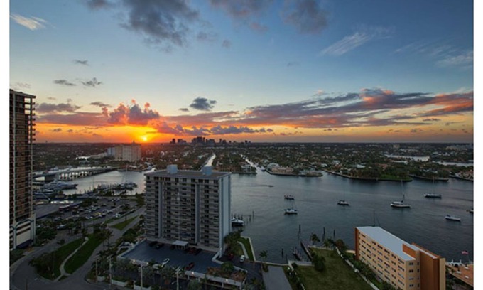 Central Beach Complejo | Marriott's Beach Place Towers