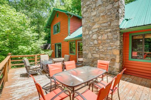 Wolf Laurel Casa | Mars Hill Cabin with Pool Table about 2 Mi to Wolf Ridge