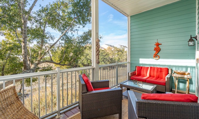 Waters Edge Casa | Marsh & River Views, Large Screen Porch, Community Pool & Dock - Crawdads Sing