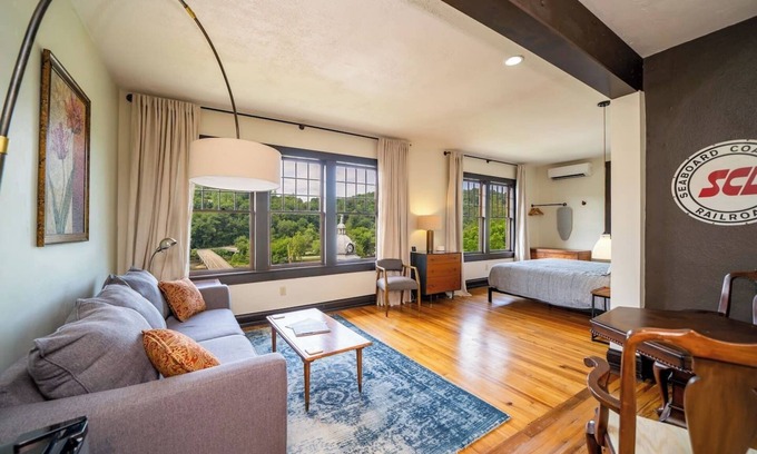 Marshall Cabina | Marshall House Inn Grandview Suite, Walk Downtown