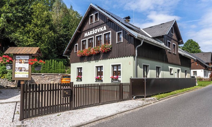 Horni Marsov Cabaña | MARŠOVKA- mountain cottage with six rooms for your relaxation