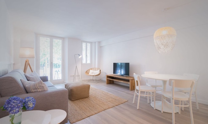 La Llotja-Born Apartamento | Marsuites 1 - Palace and Cathedral View (First floor)