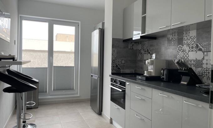 Militari Apartamento | Marvelous 4 Room Penthouse W14-W15
