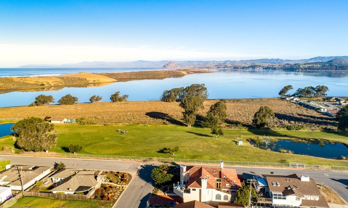 Baywood-Los Osos Casa | Vida de lujo, maravillosa casa personalizada con toneladas de comodidades y vistas increíbles.