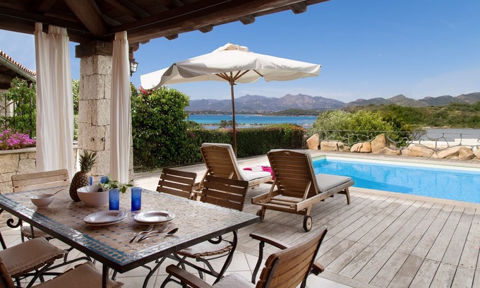 San Teodoro Villa | Marvelous frente a la playa, piscina