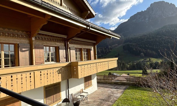 Rougemont Apartamento | Marvelous Luxurious Furnished Flat with Outstanding Views