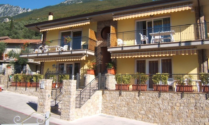 Magugnago Apartamento | Mary Apartments 65 sqm Lake View swimmigpool close to town center and beachs