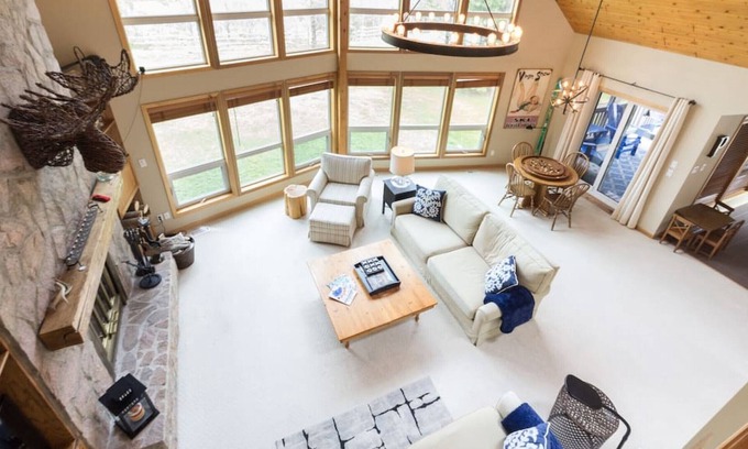 Grey Highlands Casa | Mary B's Chalet · Spectacular Cottage in Beaver Valley