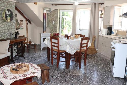 Kymi-Aliveri Apartamento | Mary's house