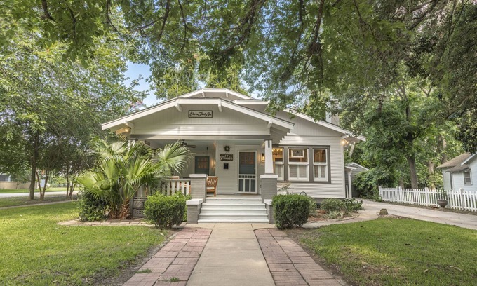 Columbus Casa | Bungalow "Mary's Nest" en el centro de Columbus, TX