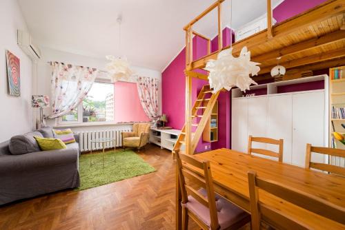 Marymount Apartamento | Marymont Apartment with Mezzanine by BookingHost