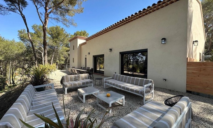 Ventabren Casa | Mas de l'Esquirou in the heart of Provence, just outside Aix-en-Provence