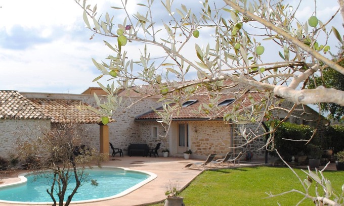 Valreas Casa | Mas Ferme Montplaisir 4* "vineyard side