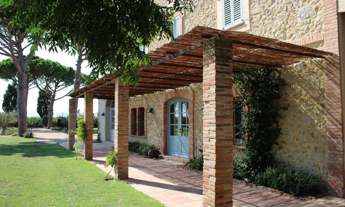 Torroella de Montgri Otro | Masia with large garden and pool in the countryside, elegance on the Costa Brava