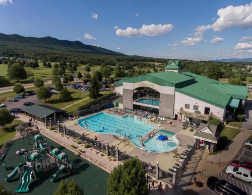 McGaheysville Casa | Massanutten's Regal Vistas by TripForth