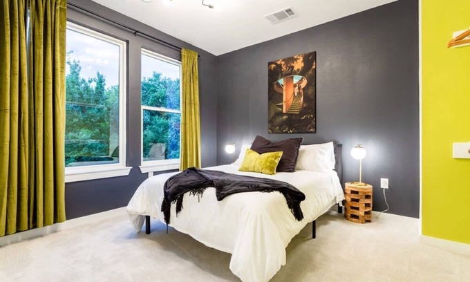 Govalle Casa | Massive 10BR Compound—6 Min to Downtown Austin